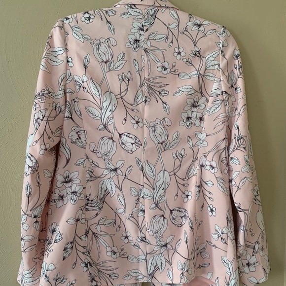 NWOT- Roz & Ali Pale Pink Floral Blazer💕 - Picture 4 of 6
